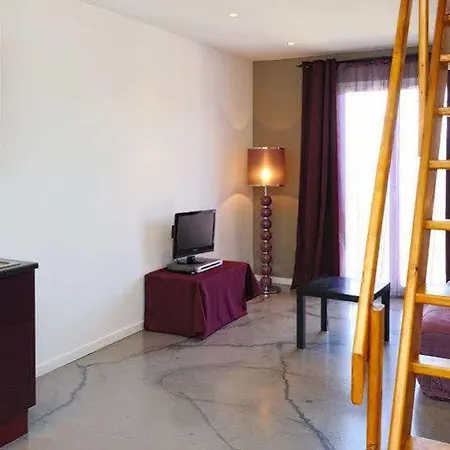 Le Tourisme Hotel