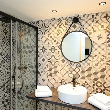 Le Tourisme Hotel