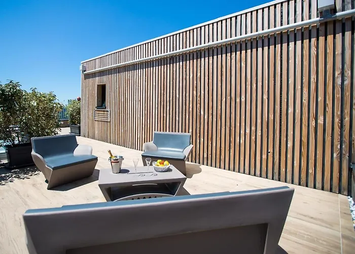 Le Tourisme ホテル 3*